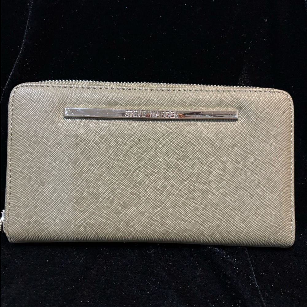 STEVE MADDEN WALLET Mushroom Soft Textured Gold Zip Around wallet